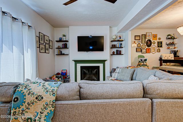 1214 Inverary Ct, Louisville, KY 40222