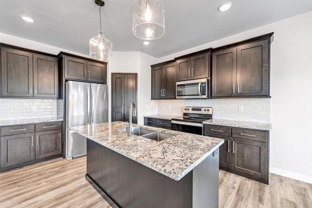 422 TOMS WAY, Luxemburg, WI 54217