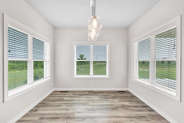 422 TOMS WAY, Luxemburg, WI 54217