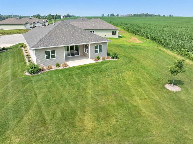 422 TOMS WAY, Luxemburg, WI 54217