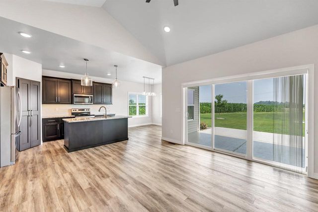 422 TOMS WAY, Luxemburg, WI 54217