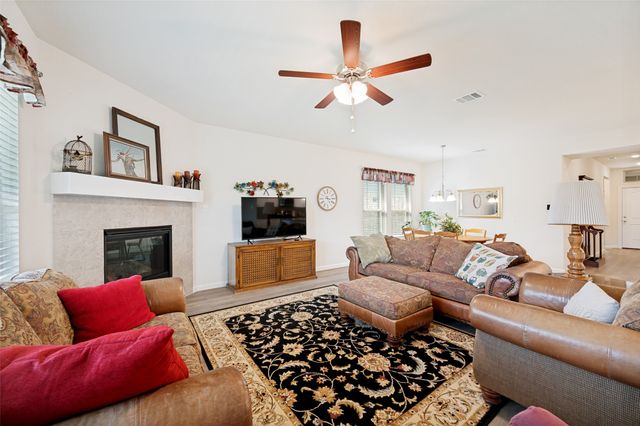 413 Wiggins Way, Van Alstyne, TX 75495