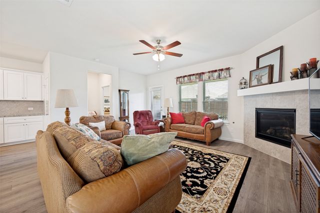 413 Wiggins Way, Van Alstyne, TX 75495