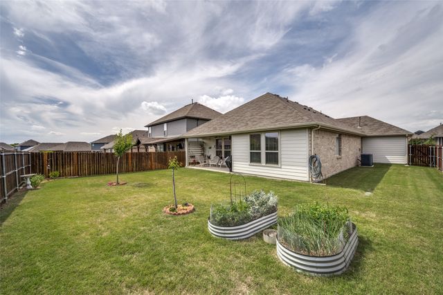 413 Wiggins Way, Van Alstyne, TX 75495