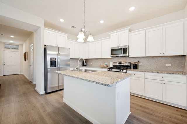 413 Wiggins Way, Van Alstyne, TX 75495