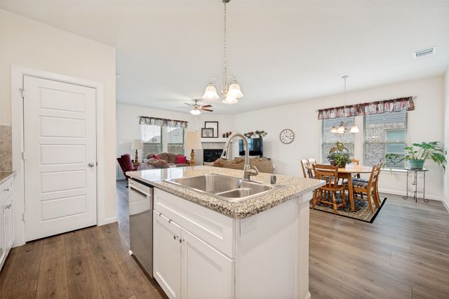 413 Wiggins Way, Van Alstyne, TX 75495