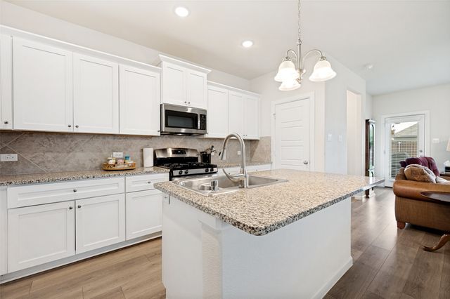 413 Wiggins Way, Van Alstyne, TX 75495