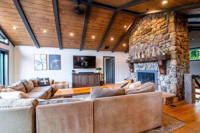 41 Sweetwood Farms Way, Lake Placid, NY 12946