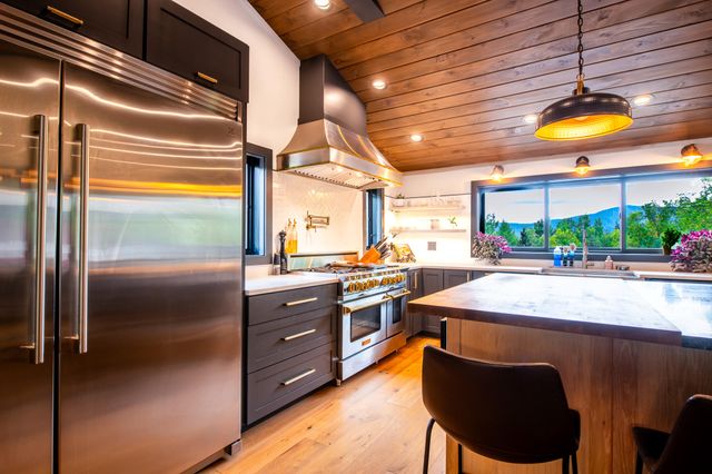 41 Sweetwood Farms Way, Lake Placid, NY 12946