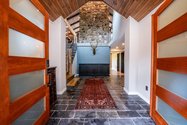 41 Sweetwood Farms Way, Lake Placid, NY 12946