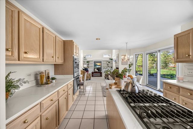 1692 Sauk Drive, Batavia, IL 60510