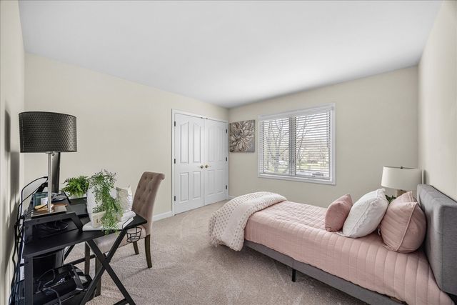 1692 Sauk Drive, Batavia, IL 60510