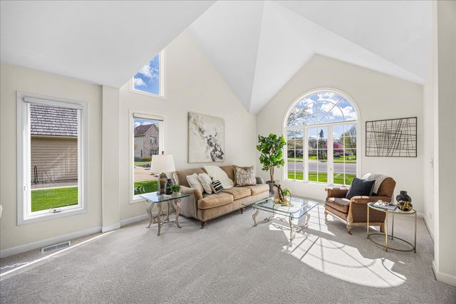 1692 Sauk Drive, Batavia, IL 60510