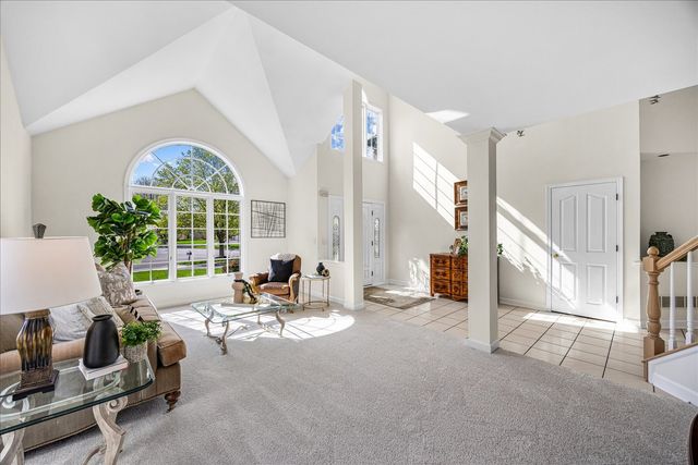 1692 Sauk Drive, Batavia, IL 60510