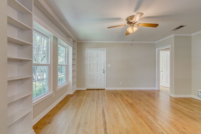 4021 Locke Avenue, Fort Worth, TX 76107