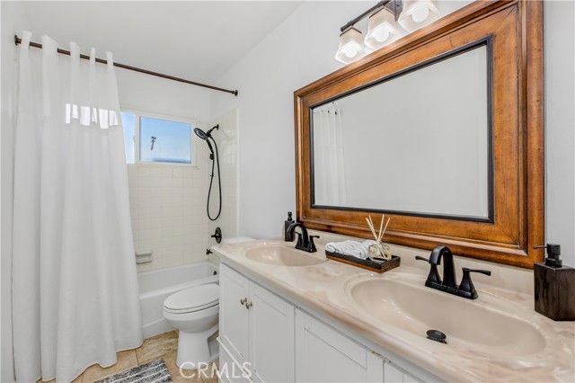 24131 Kittridge, West Hills (los Angeles), CA 91307