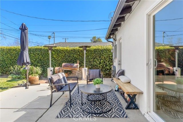24131 Kittridge, West Hills (los Angeles), CA 91307