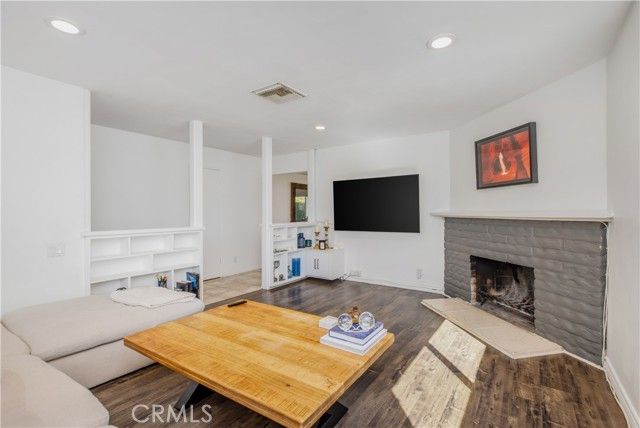 24131 Kittridge, West Hills (los Angeles), CA 91307