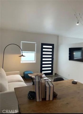 24131 Kittridge, West Hills (los Angeles), CA 91307