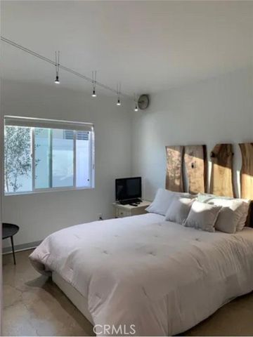 24131 Kittridge, West Hills (los Angeles), CA 91307