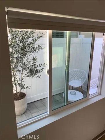 24131 Kittridge, West Hills (los Angeles), CA 91307