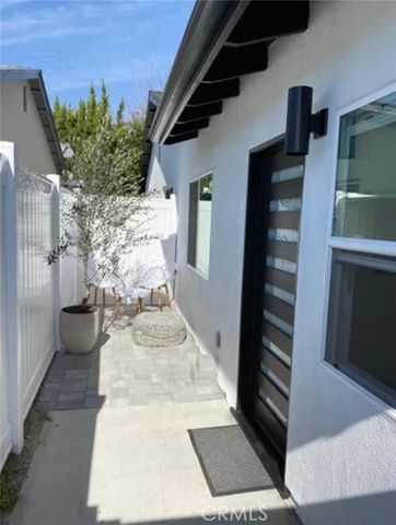 24131 Kittridge, West Hills (los Angeles), CA 91307