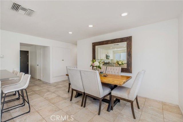 24131 Kittridge, West Hills (los Angeles), CA 91307