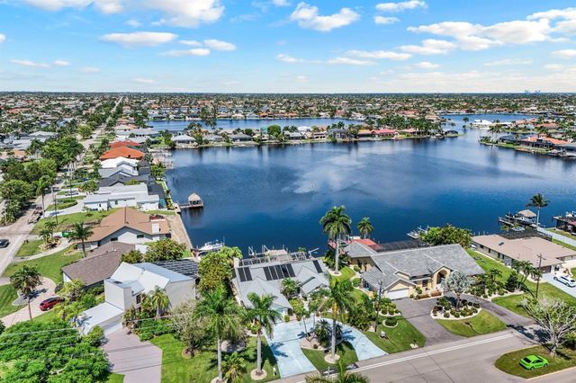 719 EL DORADO PARKWAY W, Cape Coral, FL 33914