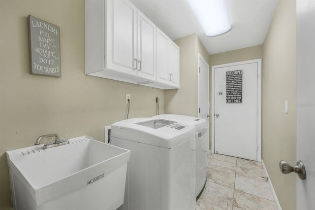 719 EL DORADO PARKWAY W, Cape Coral, FL 33914