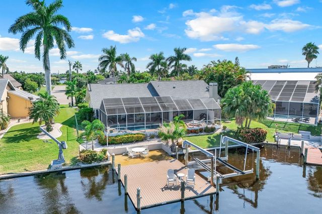 719 EL DORADO PARKWAY W, Cape Coral, FL 33914