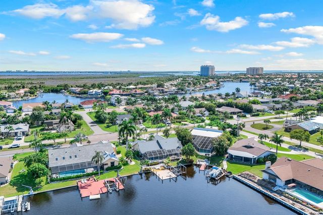 719 EL DORADO PARKWAY W, Cape Coral, FL 33914