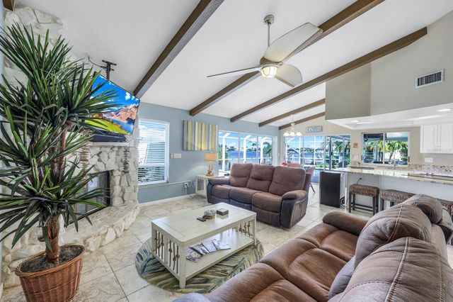 719 EL DORADO PARKWAY W, Cape Coral, FL 33914