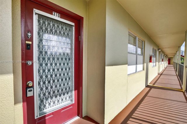 701 SW 128th Avenue 310F, Pembroke Pines, FL 33027