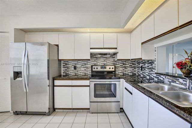 701 SW 128th Avenue 310F, Pembroke Pines, FL 33027