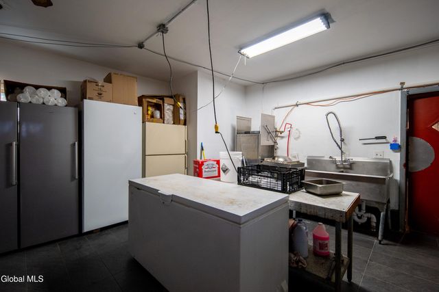 1 14th Street, Troy, NY 12180