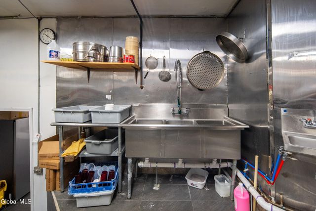 1 14th Street, Troy, NY 12180