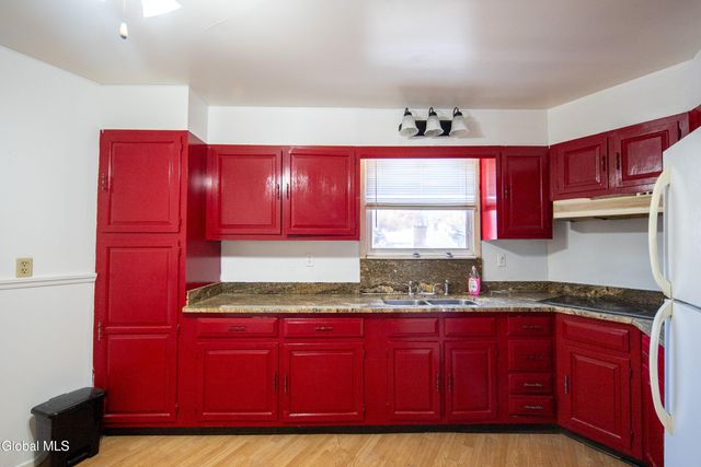 1 14th Street, Troy, NY 12180