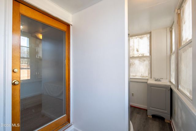 1 14th Street, Troy, NY 12180