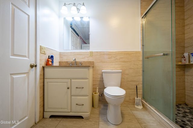 1 14th Street, Troy, NY 12180