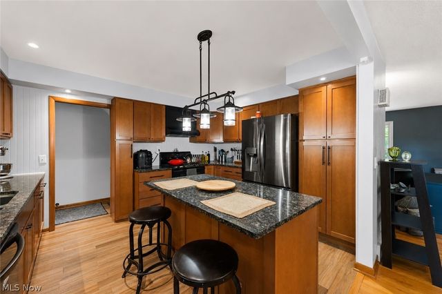 107 Hilltop Drive, Amherst, OH 44001