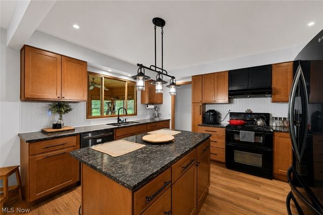 107 Hilltop Drive, Amherst, OH 44001