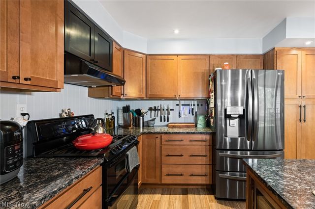 107 Hilltop Drive, Amherst, OH 44001