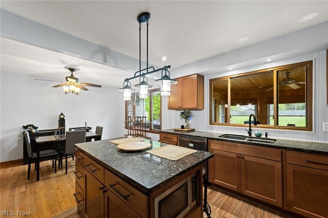 107 Hilltop Drive, Amherst, OH 44001