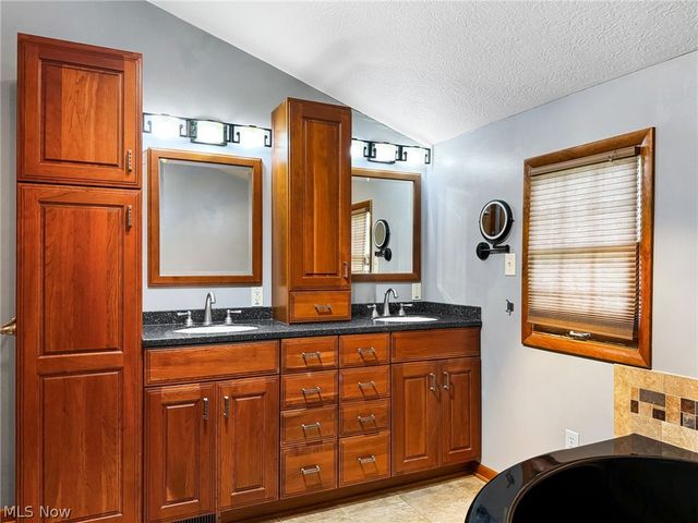 107 Hilltop Drive, Amherst, OH 44001