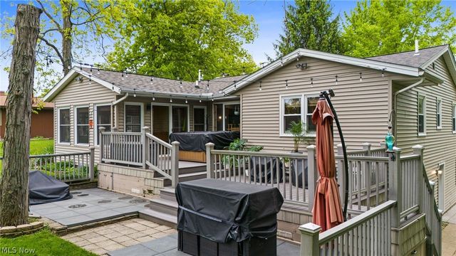 107 Hilltop Drive, Amherst, OH 44001