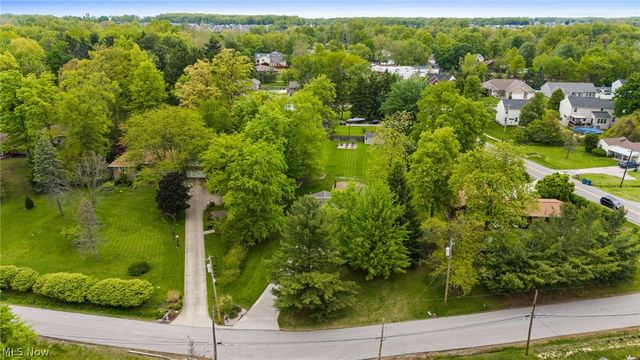 107 Hilltop Drive, Amherst, OH 44001