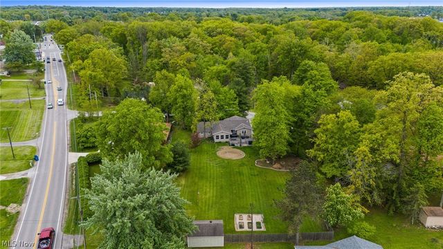 107 Hilltop Drive, Amherst, OH 44001