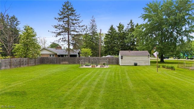 107 Hilltop Drive, Amherst, OH 44001