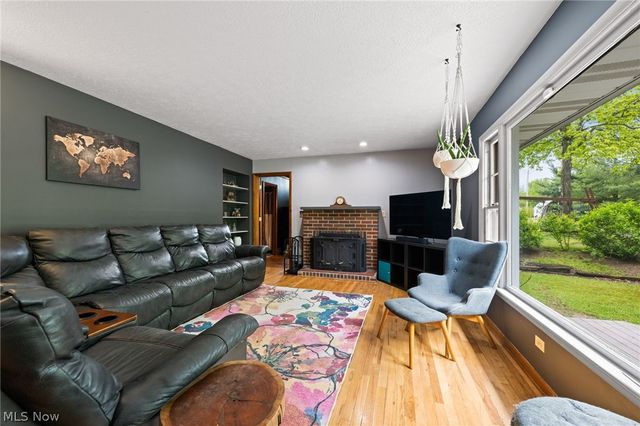 107 Hilltop Drive, Amherst, OH 44001