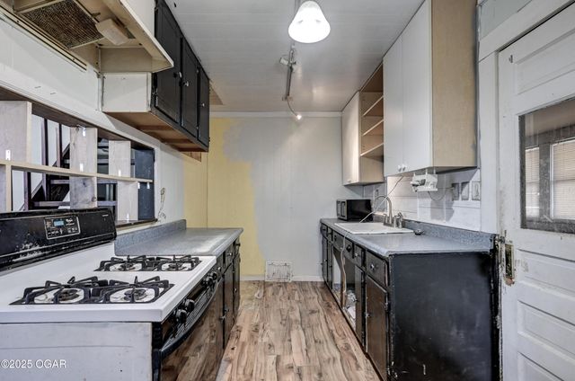 611 E Hill Street, Joplin, MO 64801